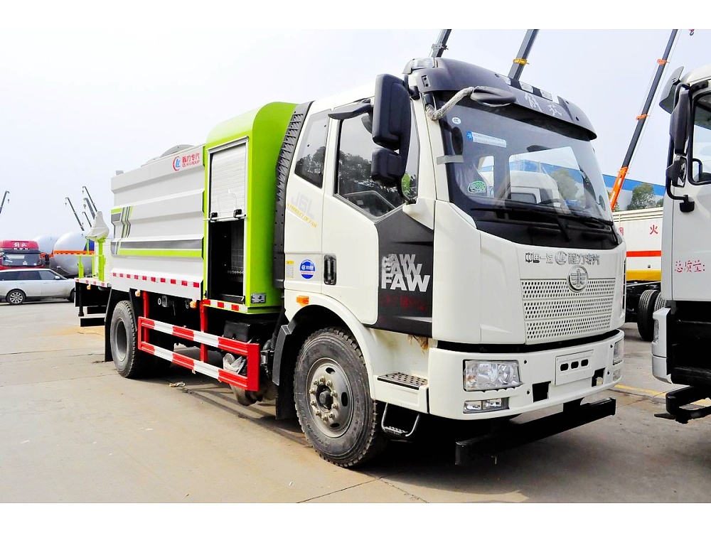 國(guó)六解放J6L多功能抑塵車(chē)11.3立方/50-100米霧炮