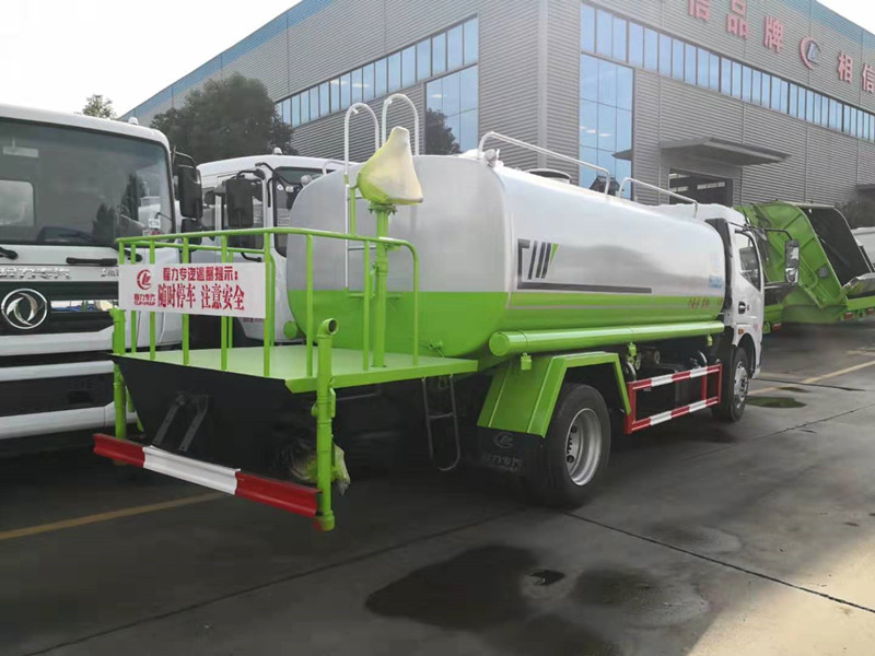 國六東風凱普特五方灑水車