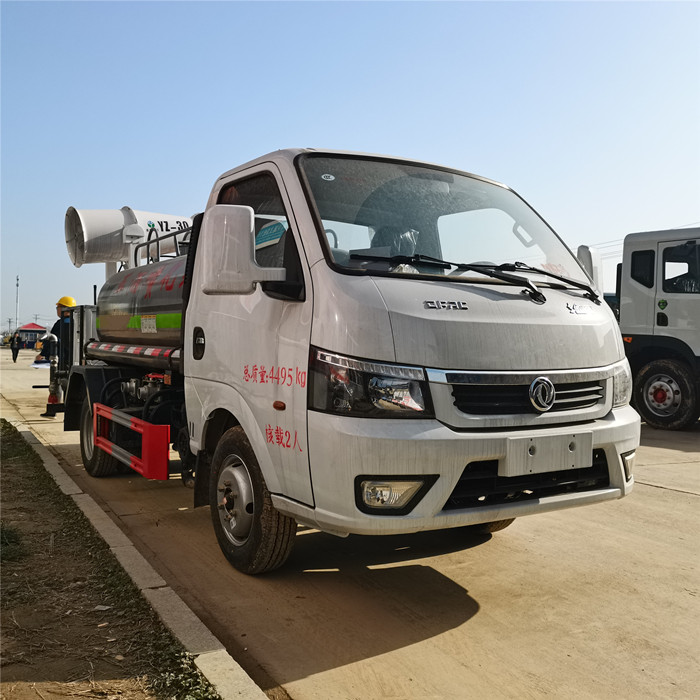 國(guó)六東風(fēng)途逸3噸灑水車(chē)