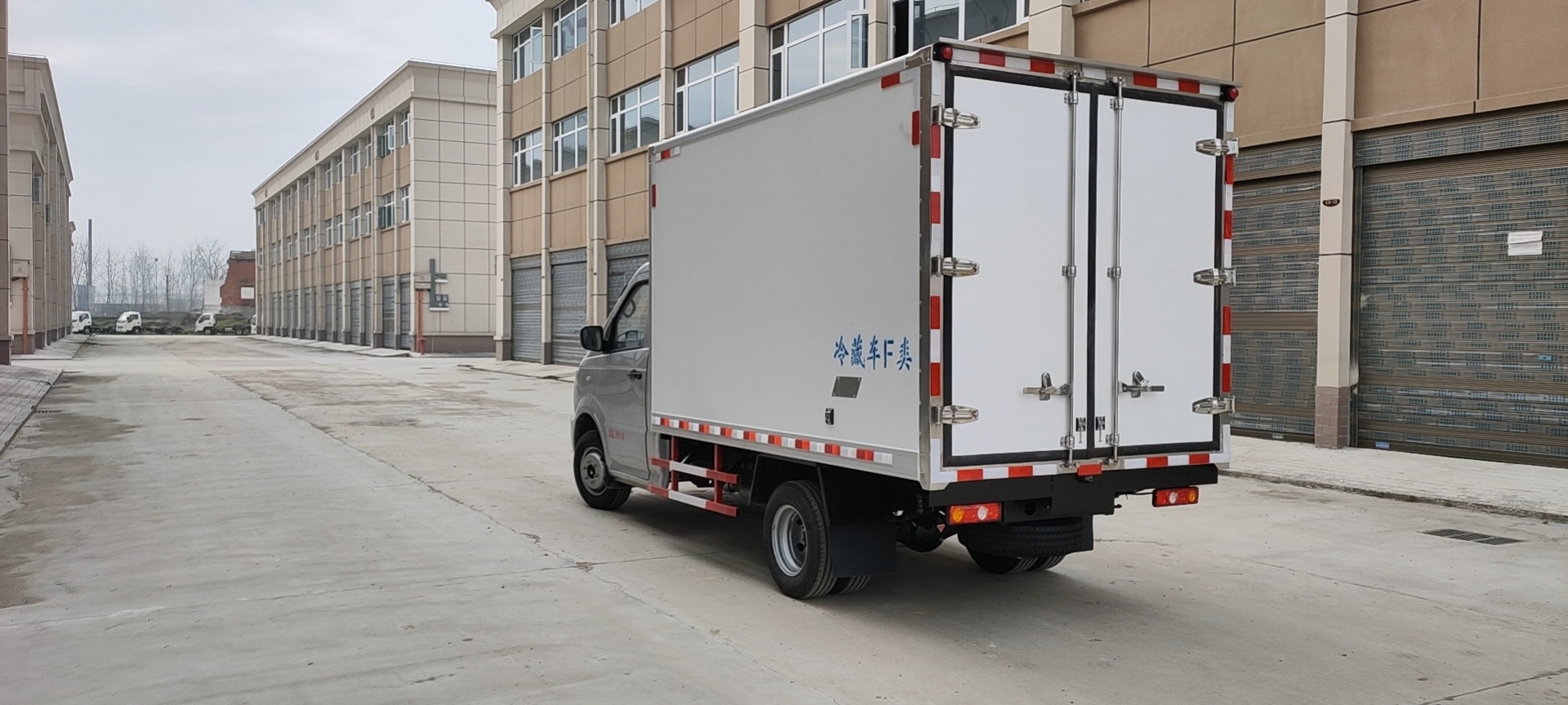 國(guó)六 東風(fēng)小霸王3.15米后雙輪冷藏車